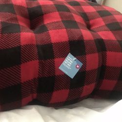 3 Medium Pet Beds NWT The Vibrant Life Tufted 