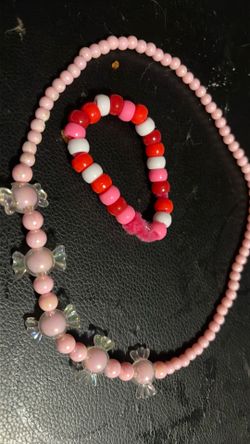 One little neck let and one bracelet