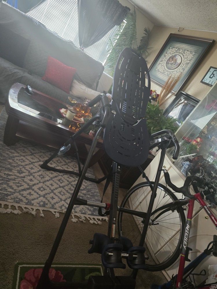 TEETER EXERCISE MACHINE