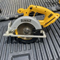 Dewalt Saw 18v