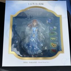 QUINTESSENTIAL QUINTUPLETS MIKU NAKANO FLORAL 1/7 PVC FIG NIB