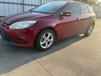 2013 Ford Focus Hatchback Red
