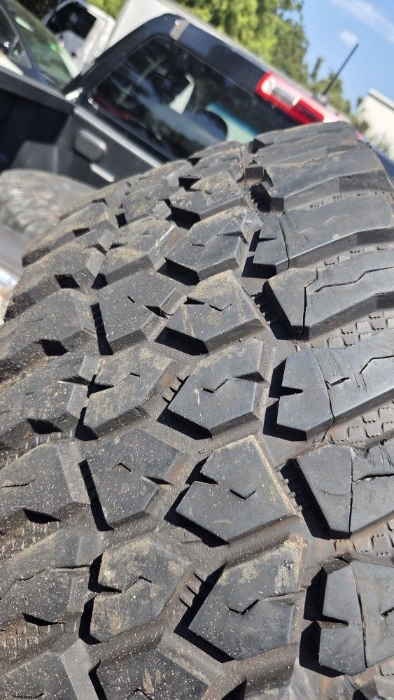 35 x 12.50 R 17 LT Ford F150 Rims And Tires