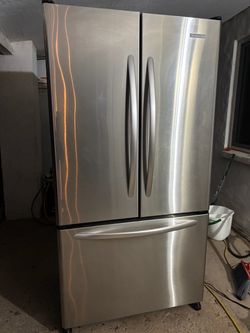 Counter Depth KitchenAid fridge works perfect in good condition free delivery to your garage