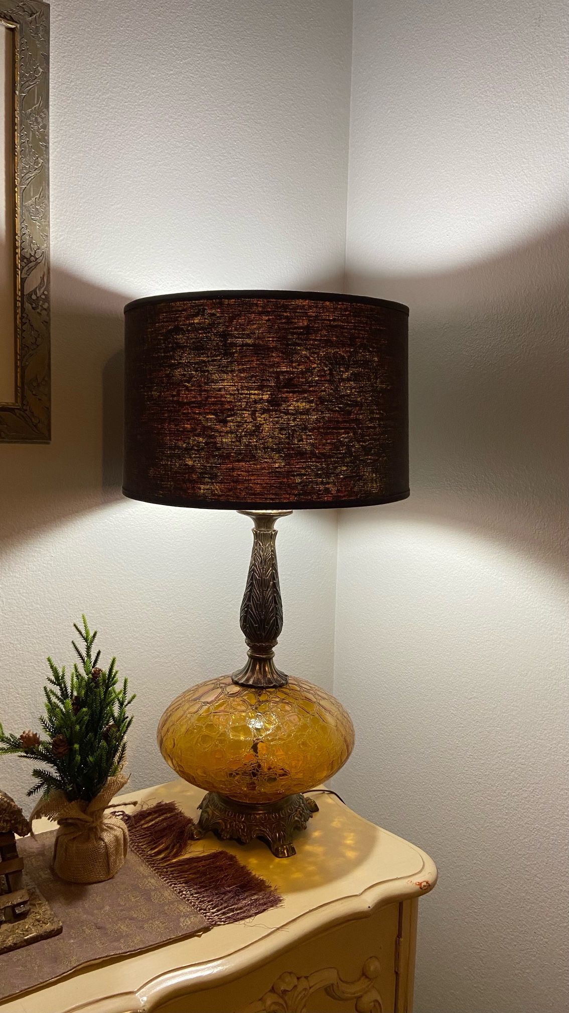 Vintage Mid Century Modern (MCM) Amber Crackle Glass Table Lamp