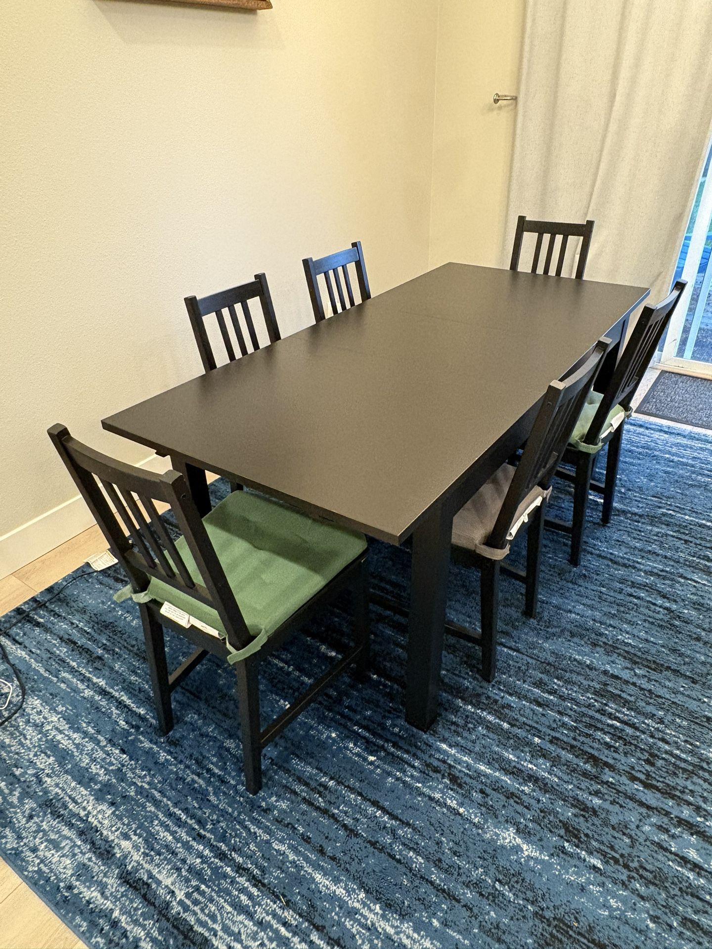 Dining Room Table And 6 Chairs