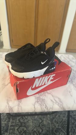 Tenis NIKE AIR MAX  6 c. Para ninos $20.00