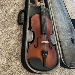 4/4 SOFIA MARI FULL SIZE VIOLIN, BOW, ROSIN, AND CASE