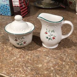 Pfaltzgraff Winterberry Creamer & Covered Sugar Bowl — New In Box