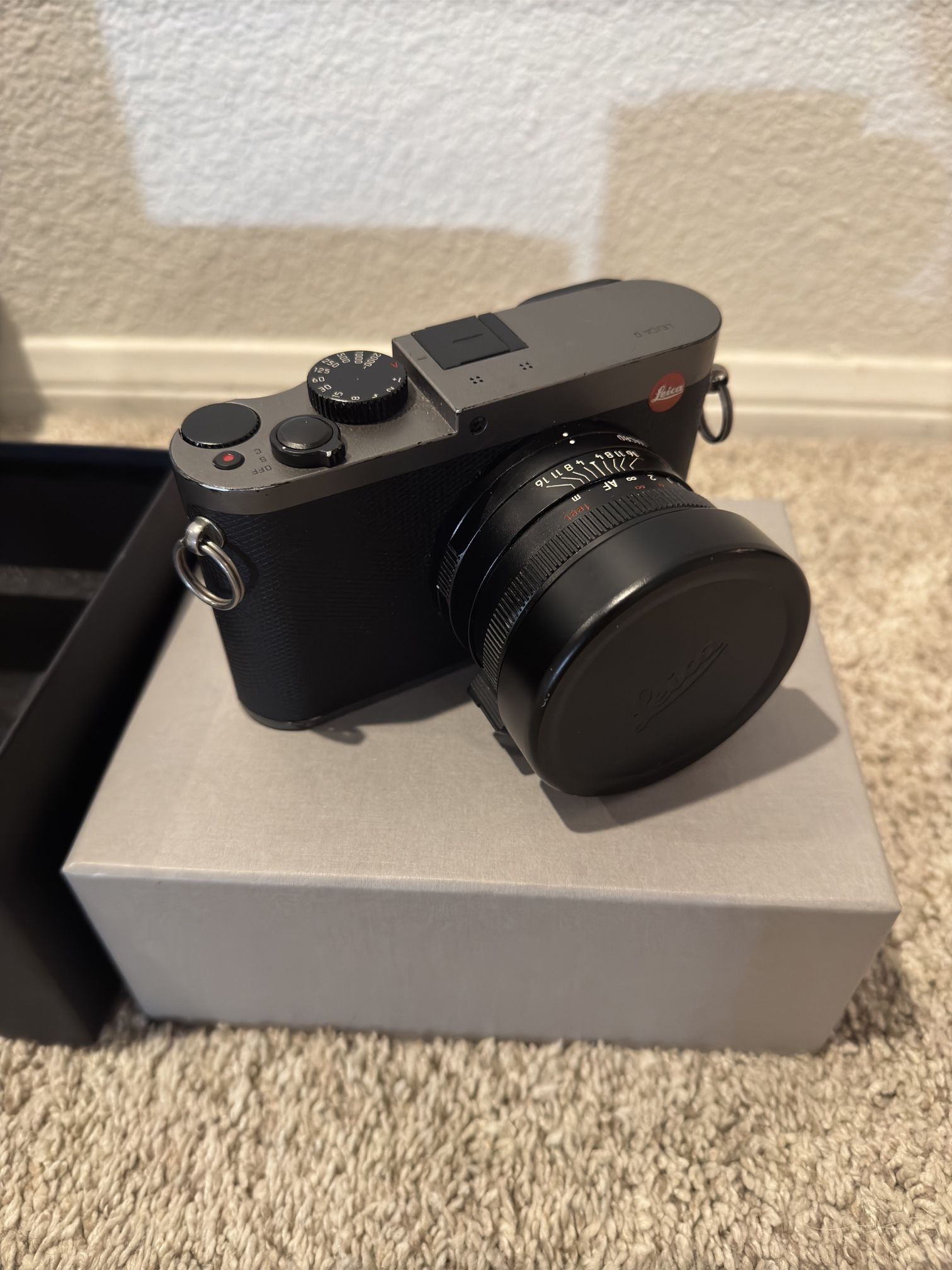 Leica Q Titanium Edition