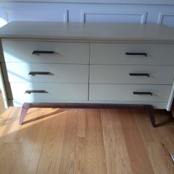 Mid Century Bedroom Set Includes Highboy, Dresser, And Night Stand