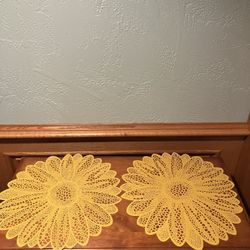  Vintage Pair of Sunflower 🌻 Themed Vinyl Placemats- 2/$10