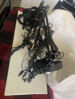 Mic Soporte, (4) Luces (2) Headphones (4)