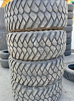 33x12.50/18 Maxxis Tires Con 80% de Vida Las 4