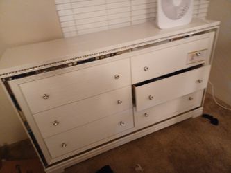 Dresser Off White
