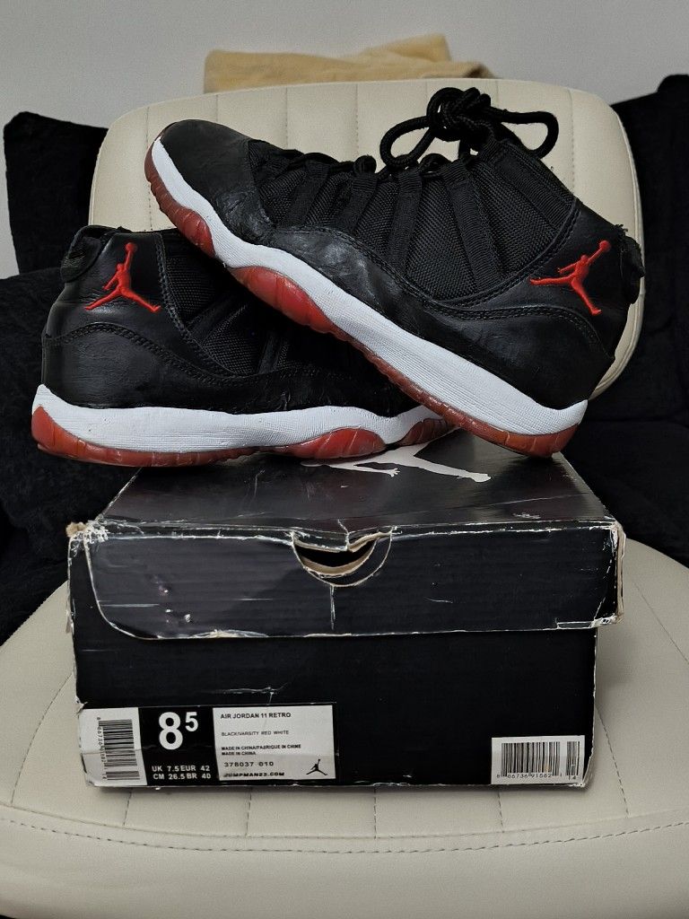 Air Jordan 11 XI Retro (2012, Bred) (4/10, BEATERS)