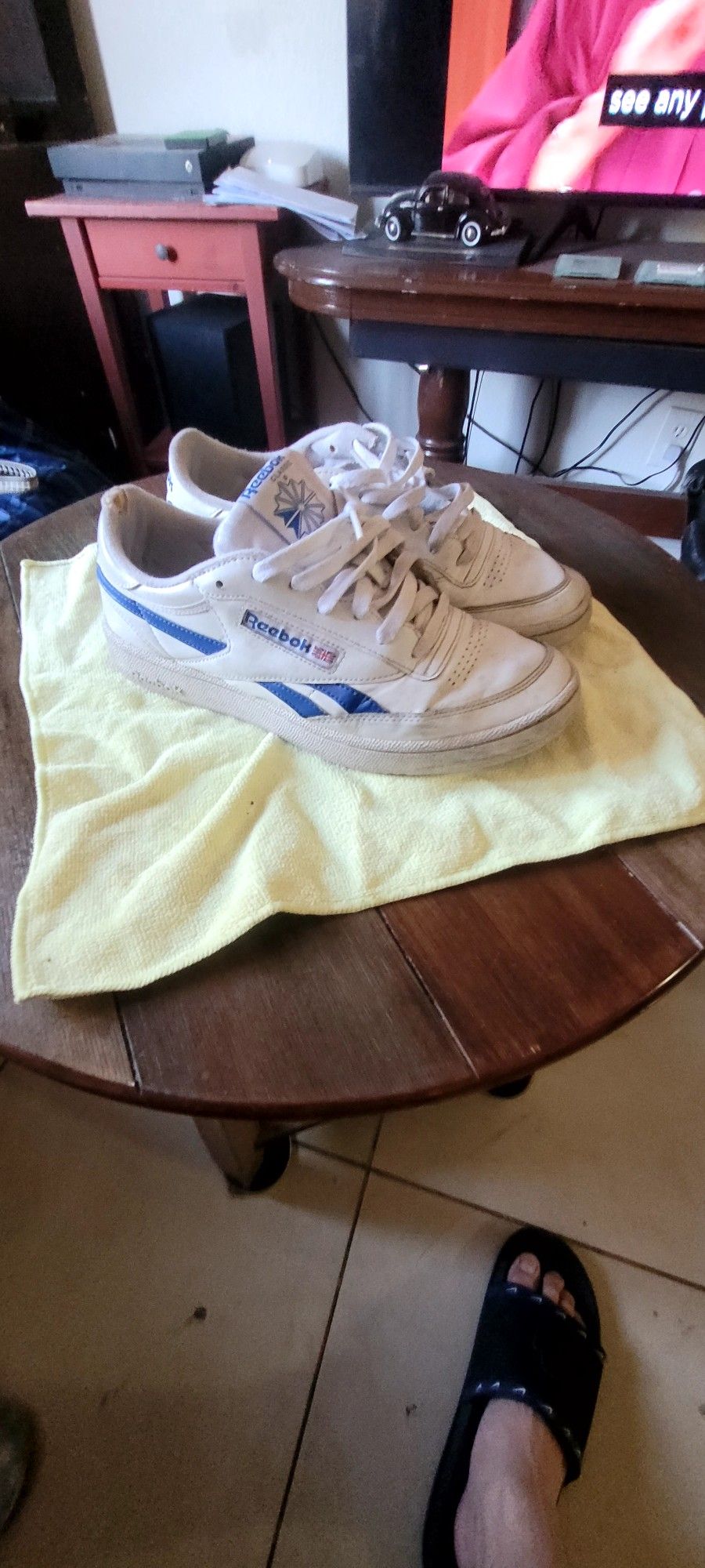 USED REEBOK SIZE 10 MEN