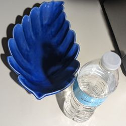 Style-Eyes Baum Bros Leaf Shape Cobalt Blue Dish Tray
