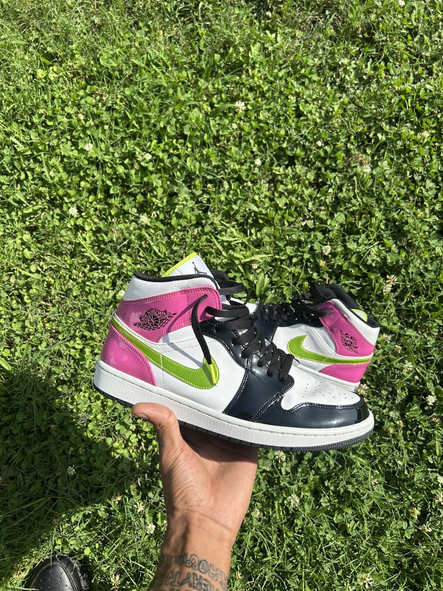 Aj 1