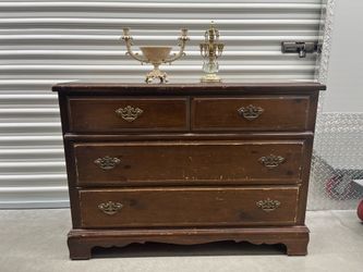 Vintage Bassett dresser with 3 dovetail draws *refurbish project*