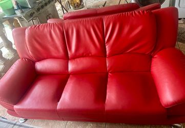 Modern Red Leather Loveseat Sofa – Stylish & Super Comfortable