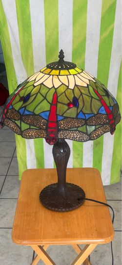Stunning Vintage Dragonfly Tiffany-Style Stained Glass Table Lamp