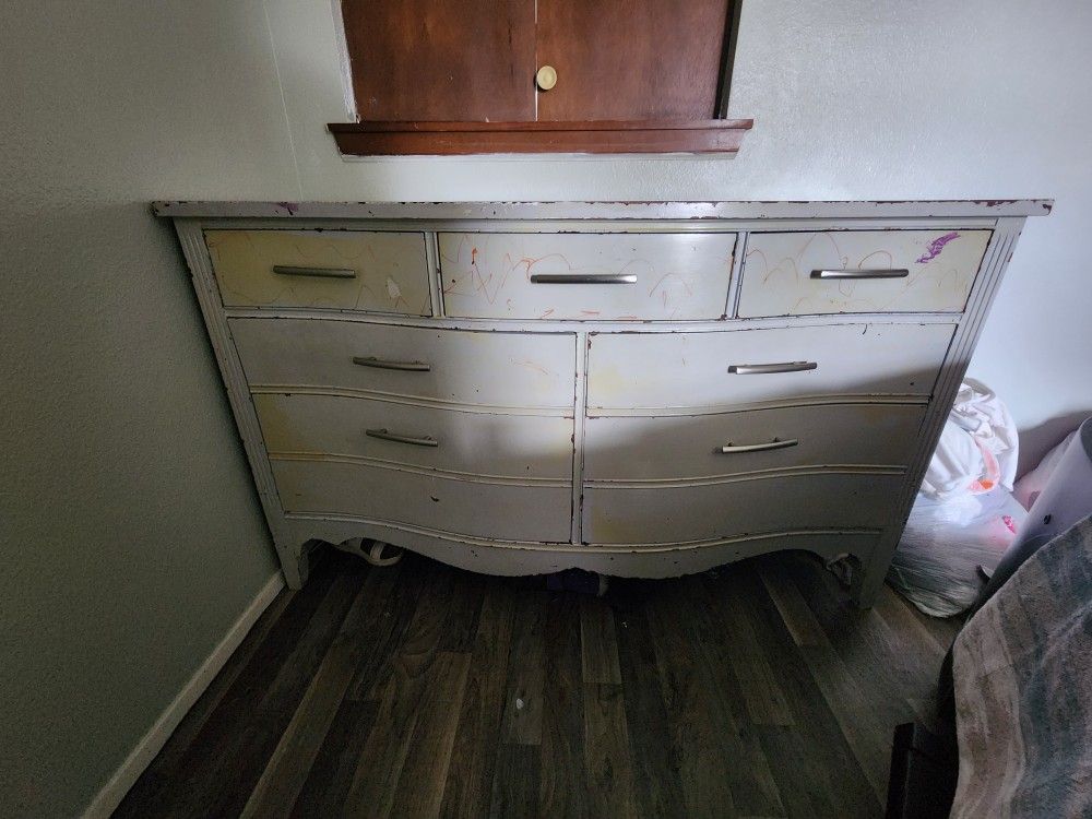 Dresser & Nightstand