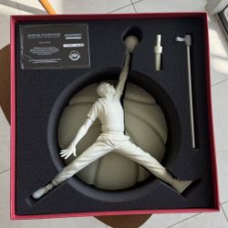Michael Jordan  Sculpture Collection Ivory Edition Statue  