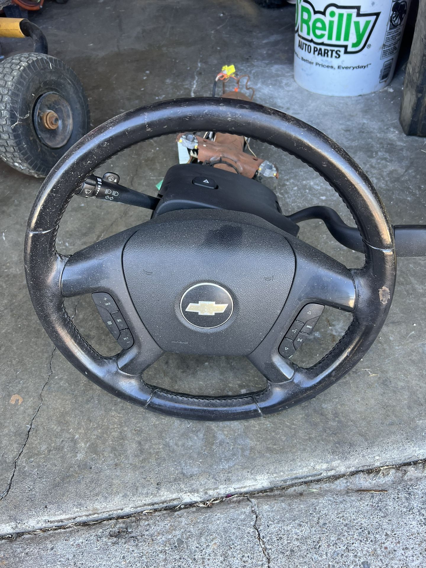 07 Tahoe Steering Column With Key
