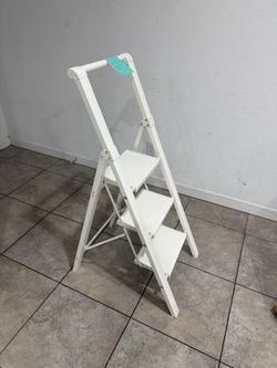 White 3-Step Folding Step Ladder - L61