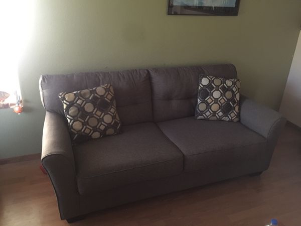 Sofa and love seat for Sale in Las Vegas, NV - OfferUp
