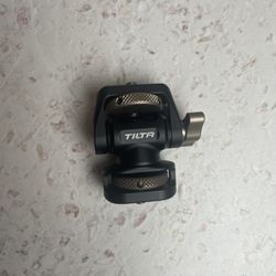 Tilta Camera Monitor Mounting Bracket | 1/4"-20 with Locating Pins for External Monitor Accessories | Supports 4.4lb Load | 360° Rotation 175° Tilt | 