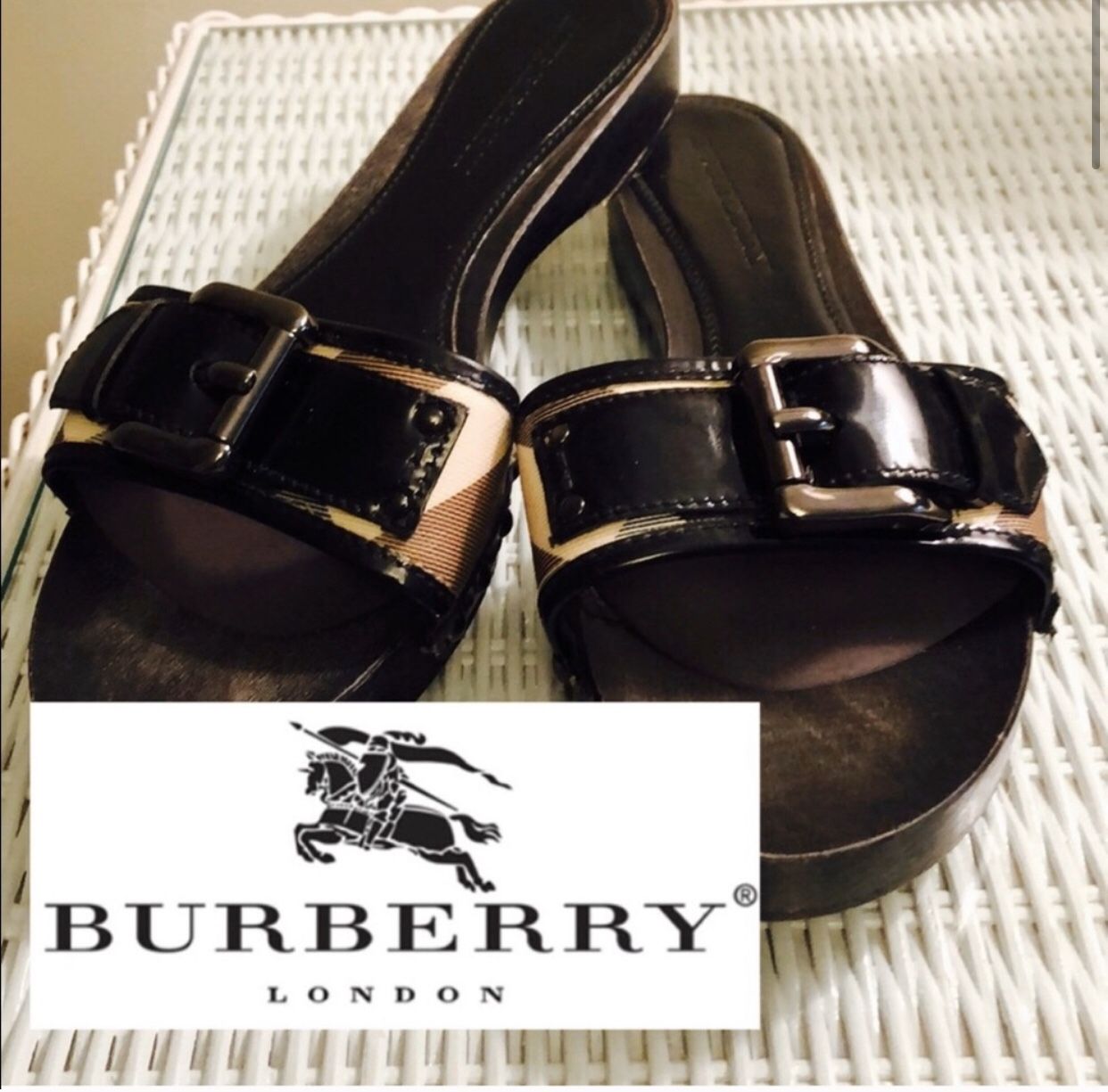 Burberry clogs