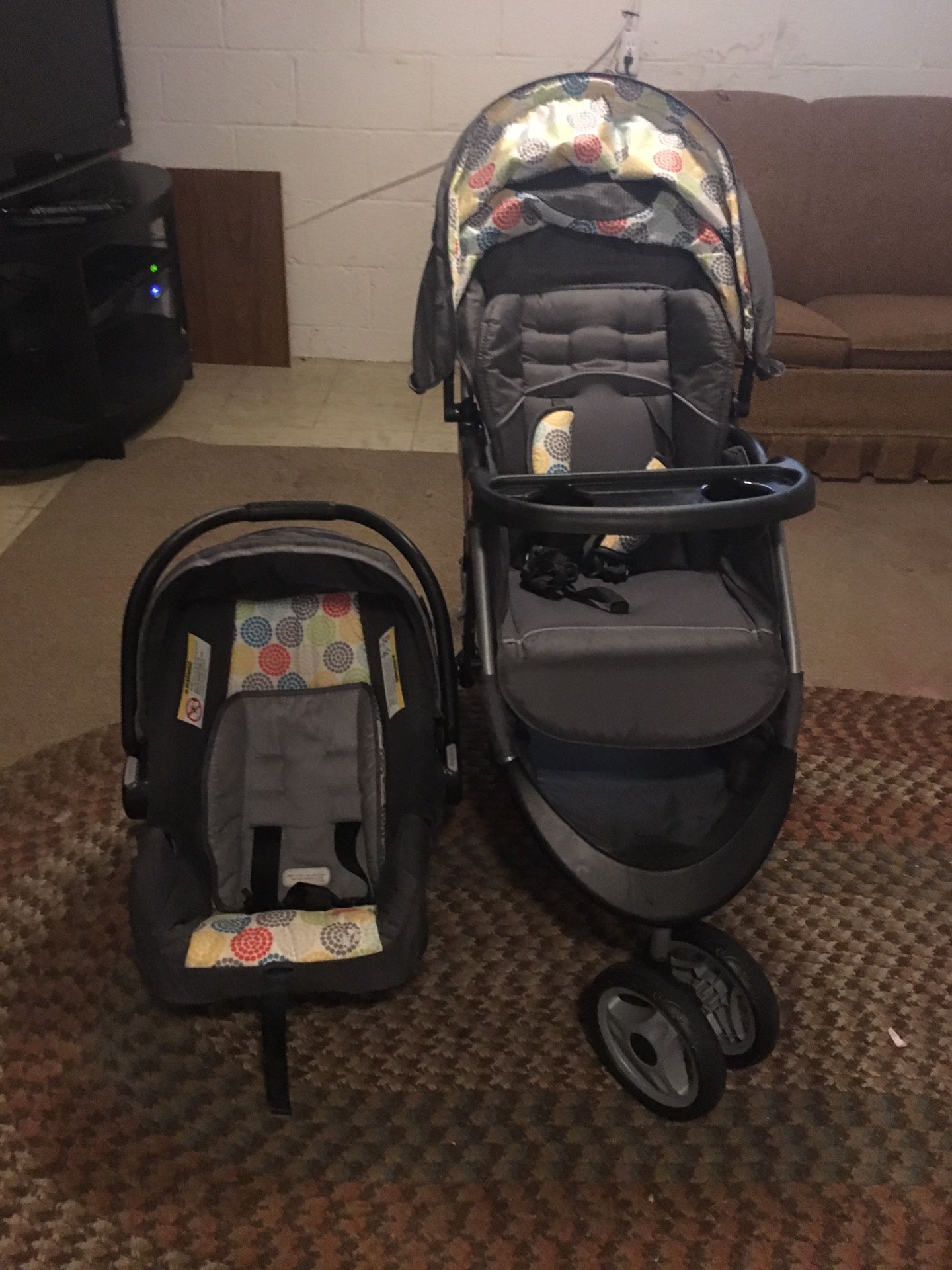 Baby trend stroller with car seat