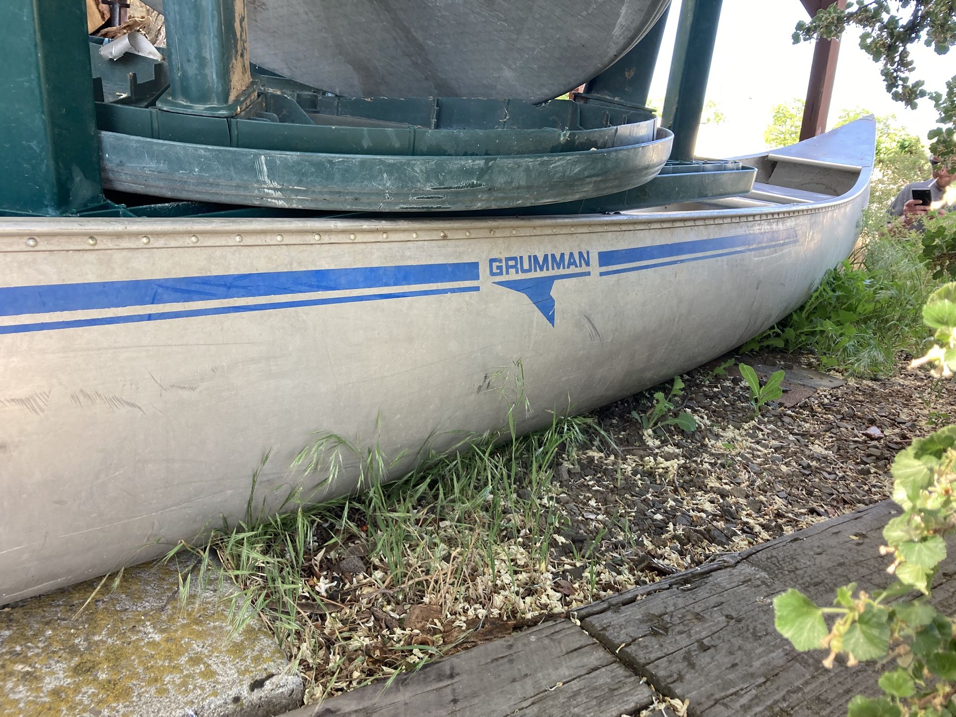 G rumen Canoes 17ft