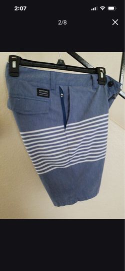 MENS QUICKSILVER BOARD SHORTS 27”