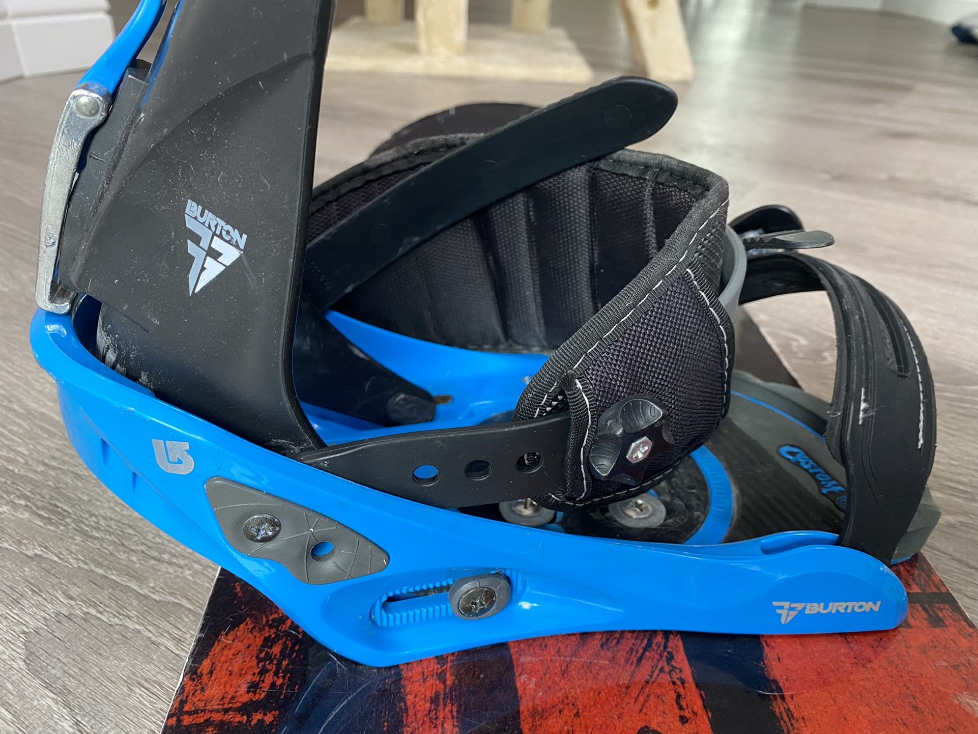 K2 Fuse Snowboard With Burton Bindings for Sale in San Jose, CA