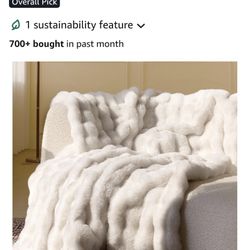 NEW Soft cozy Faux Fur Blanket 
