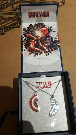 Marvel Captain America: Civil War Best Friends Necklace Set