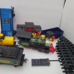 Scientific Toys 6 Car Santa Fe Radio Control Train Set