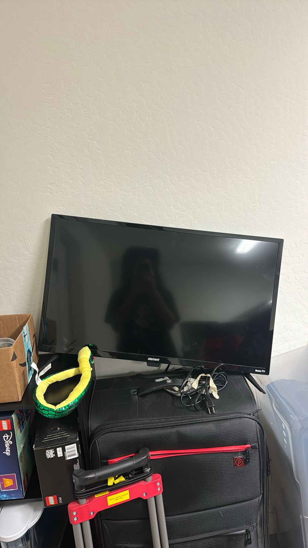 roku 32 inches HD tv