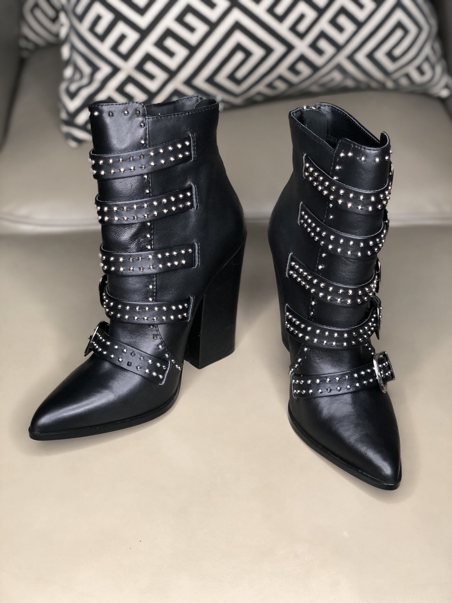Steve Madden Comet studded pointy boot - Sizes 6