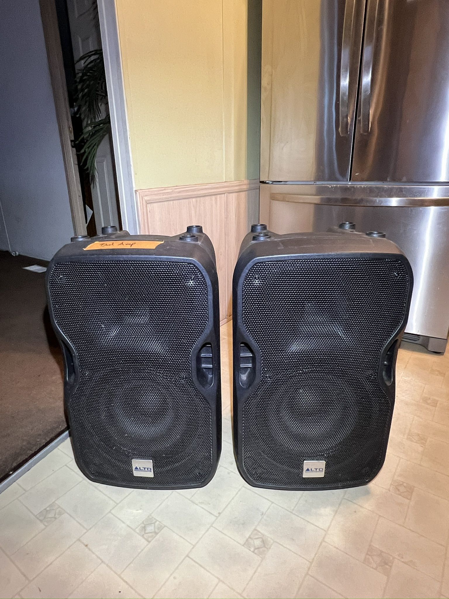 Alto TS112A Truesonic 800W Powered Speakers