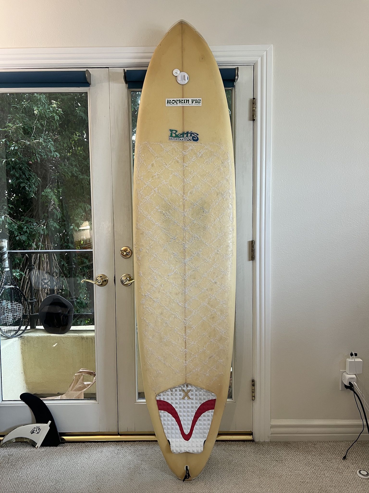 7’4” Mid-Length Surfboard – Ready to Surf