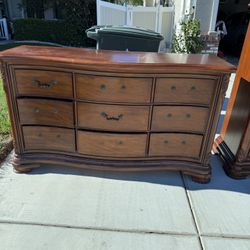 Dresser Bureau 