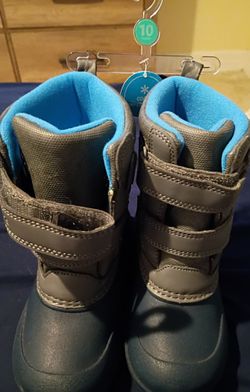 Carters Deltha winter boots (toddler boy size  10) new