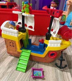 2005 Fisher-Price Little People Pirate Ship Playset with 3 Figures