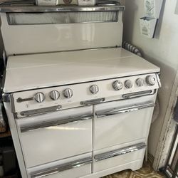 Antique —Okeiff&Merrit Stove