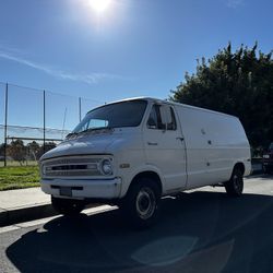 1971 Dodge Tradesman 200