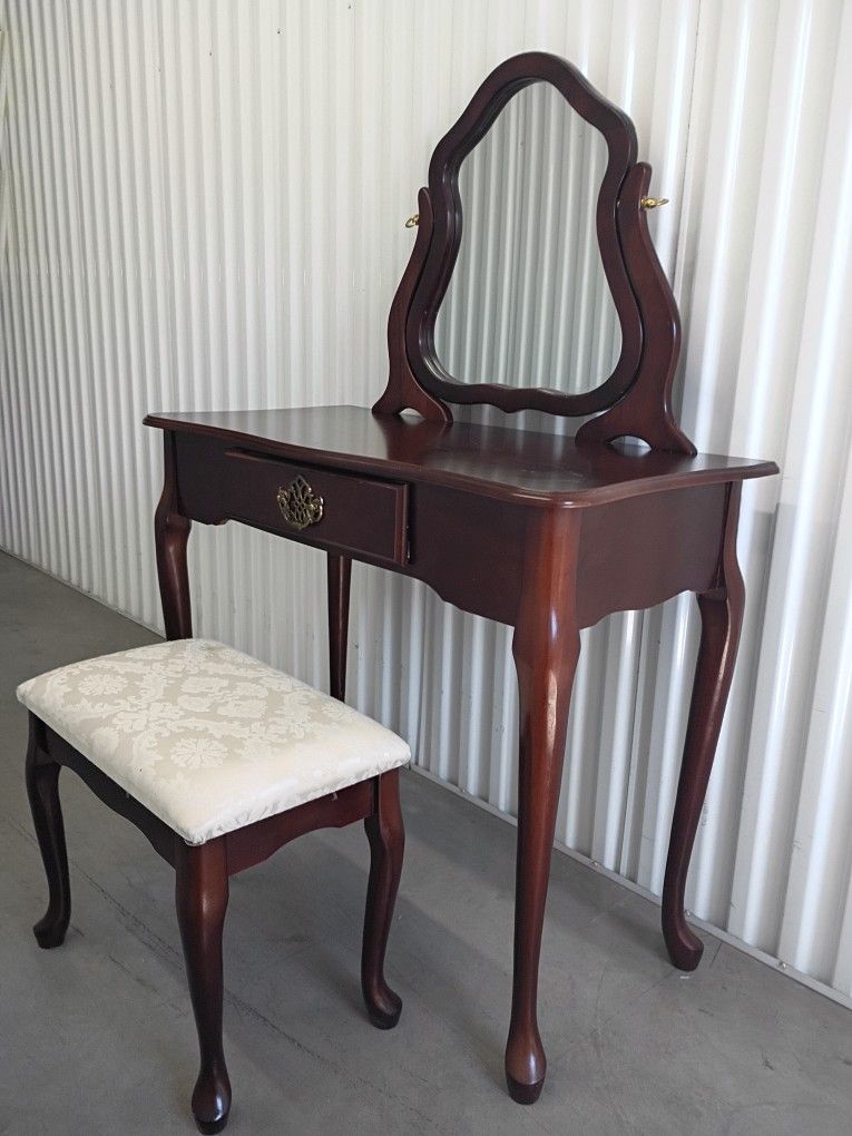 Vanity Desk with pivoting mirror & Stool. Vanity Desk is 36x18x30" tall